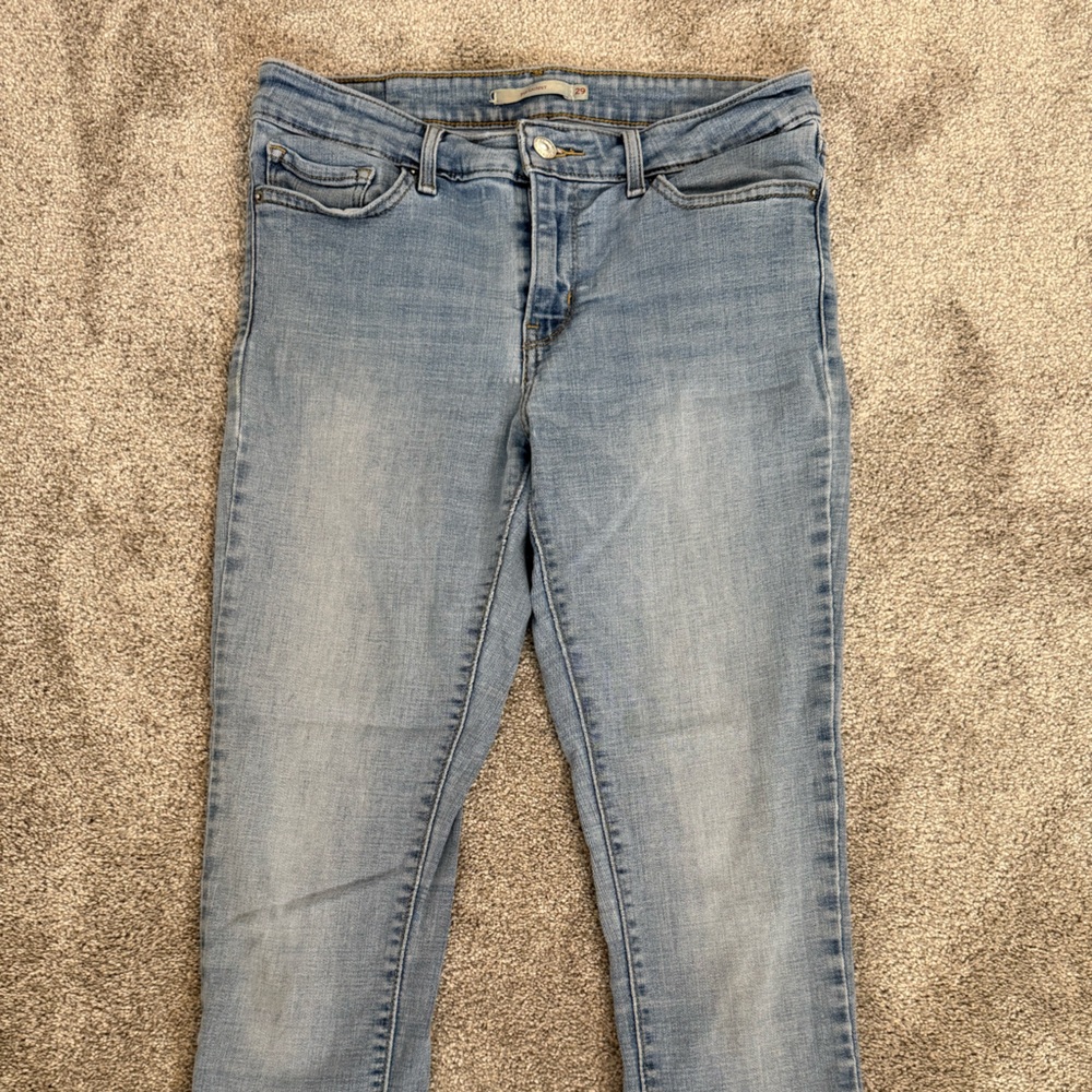 Light Blue Levi Blue Jeans - 711 Skinny